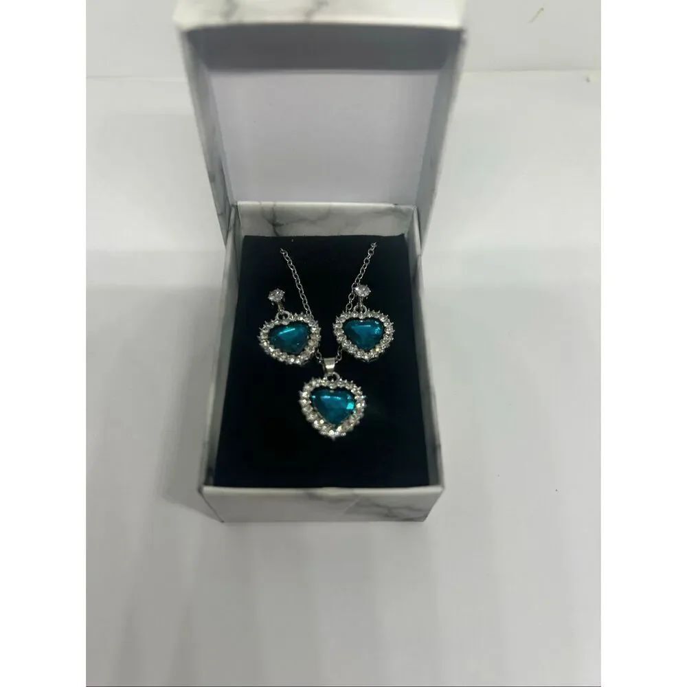 Heart Necklace – Small Crystal Pendant And Earrings Gift Box Included!